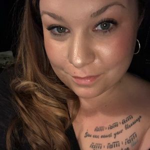 Meet your Posher, Aryn